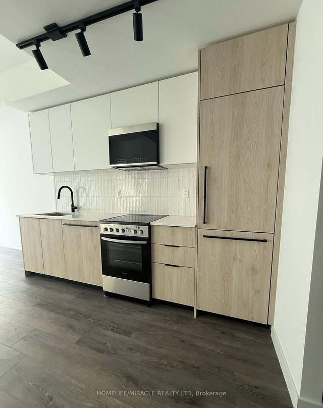 405 - 1635 Military Trail
