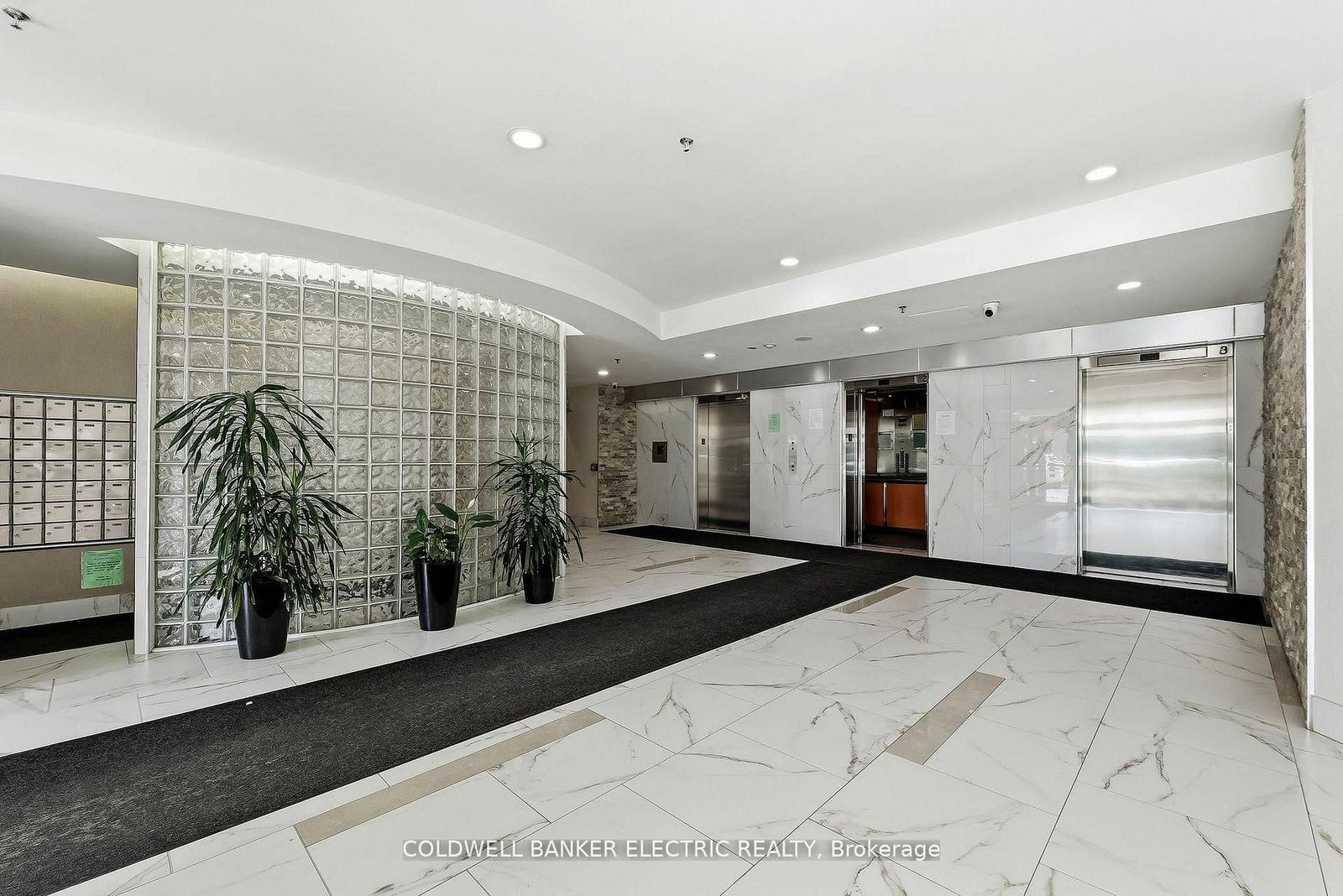2550 Lawrence Avenue E, Unit 815 - Photo 25