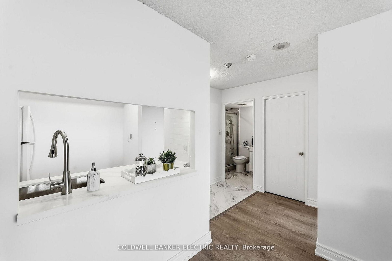 2550 Lawrence Avenue E, Unit 815 - Photo 3