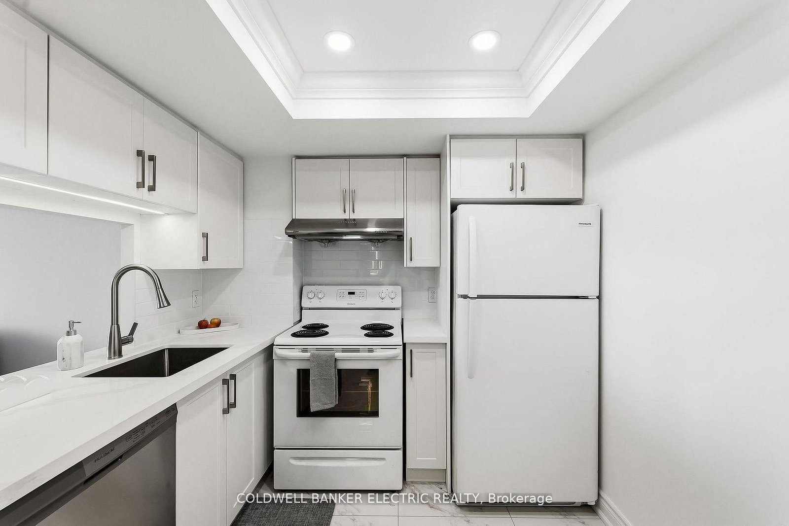 2550 Lawrence Avenue E, Unit 815 - Photo 5