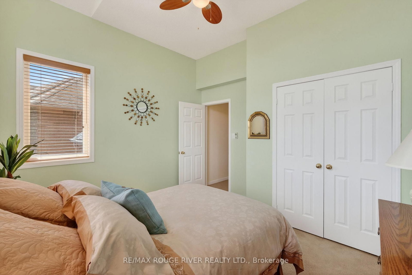 461 Summerpark Crescent - Photo 28