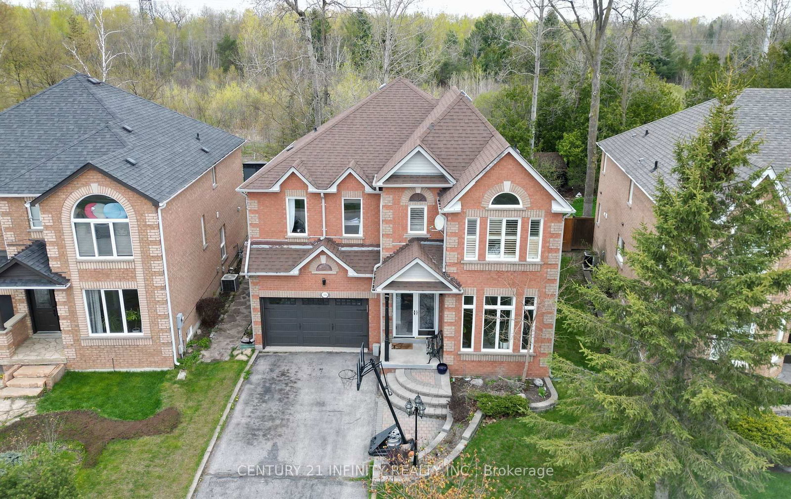 1484 Sandhurst Crescent
