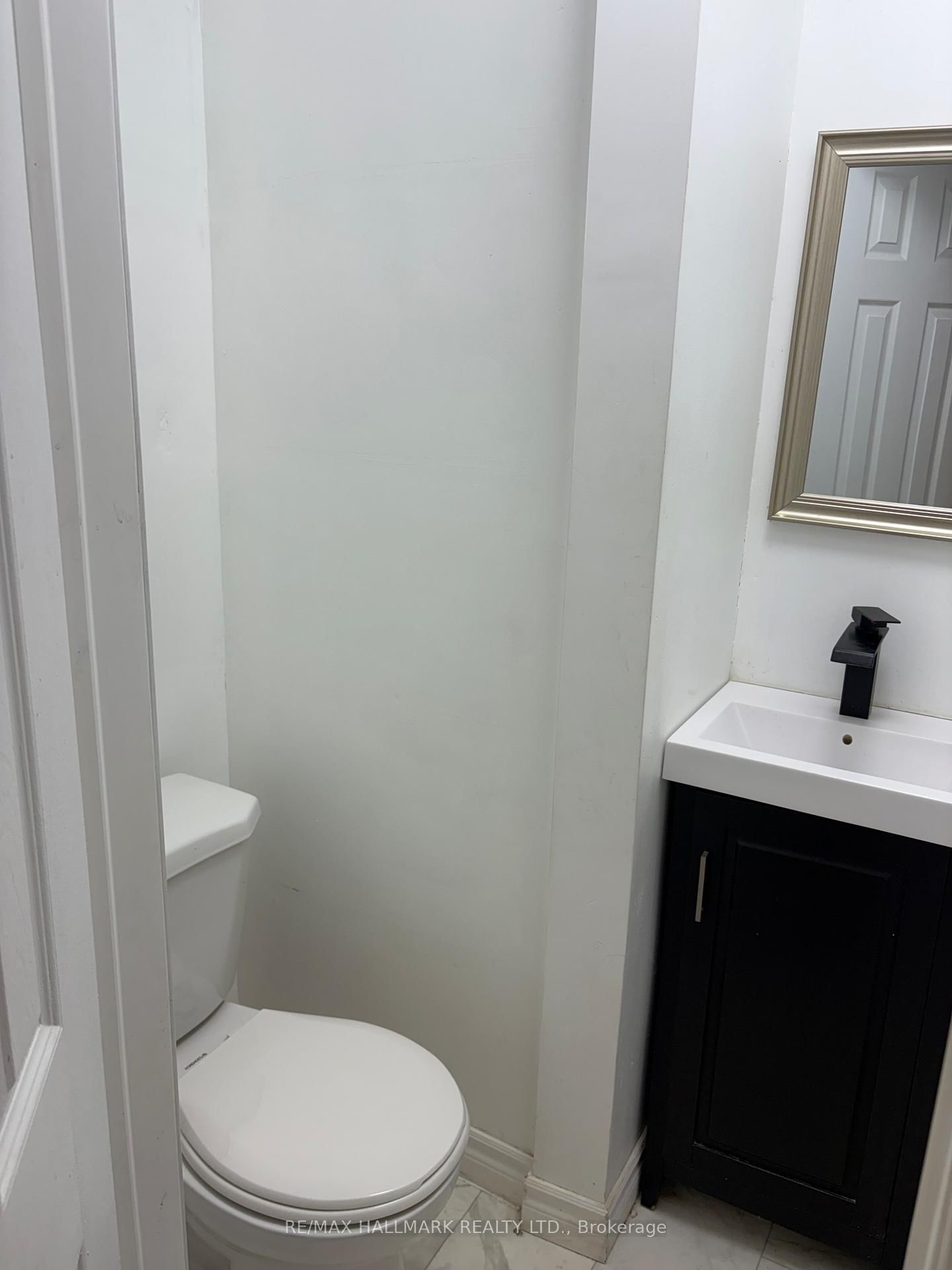 64 Dale Avenue • Toronto, ON photo 8
