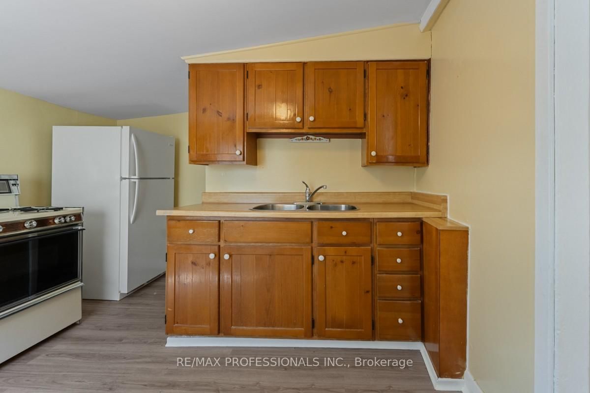 328 Donlands Avenue - Photo 11