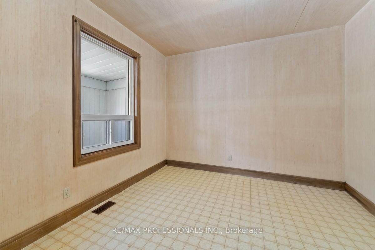 328 Donlands Avenue - Photo 17
