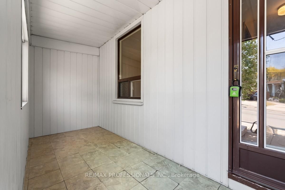 328 Donlands Avenue - Photo 3