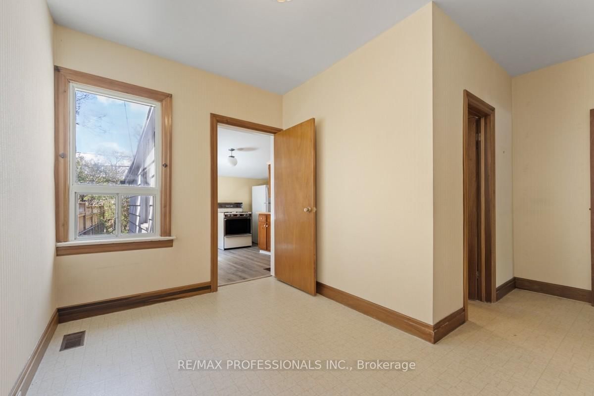 328 Donlands Avenue - Photo 8