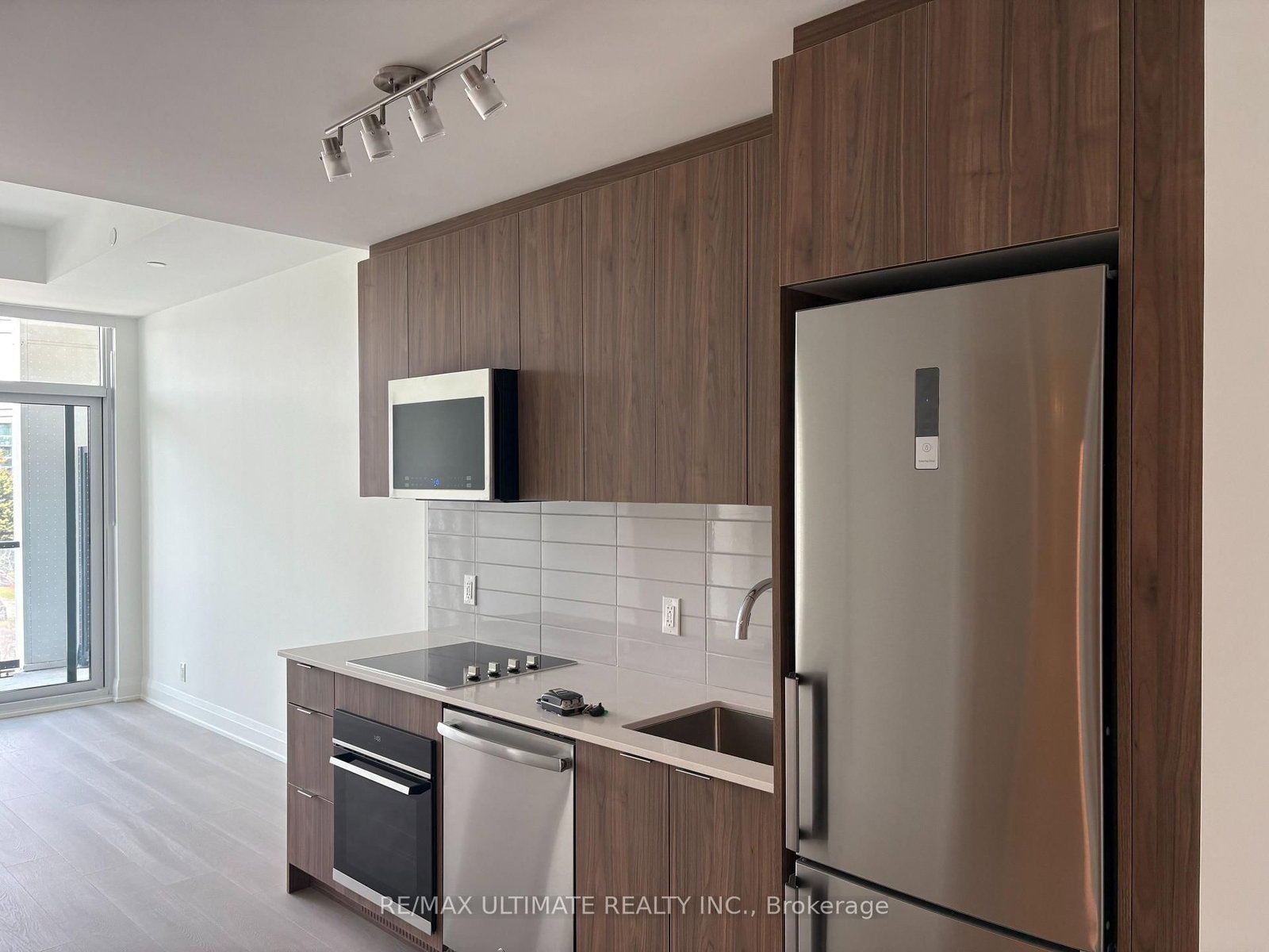 743 Warden Avenue, Unit 315 - Photo 4