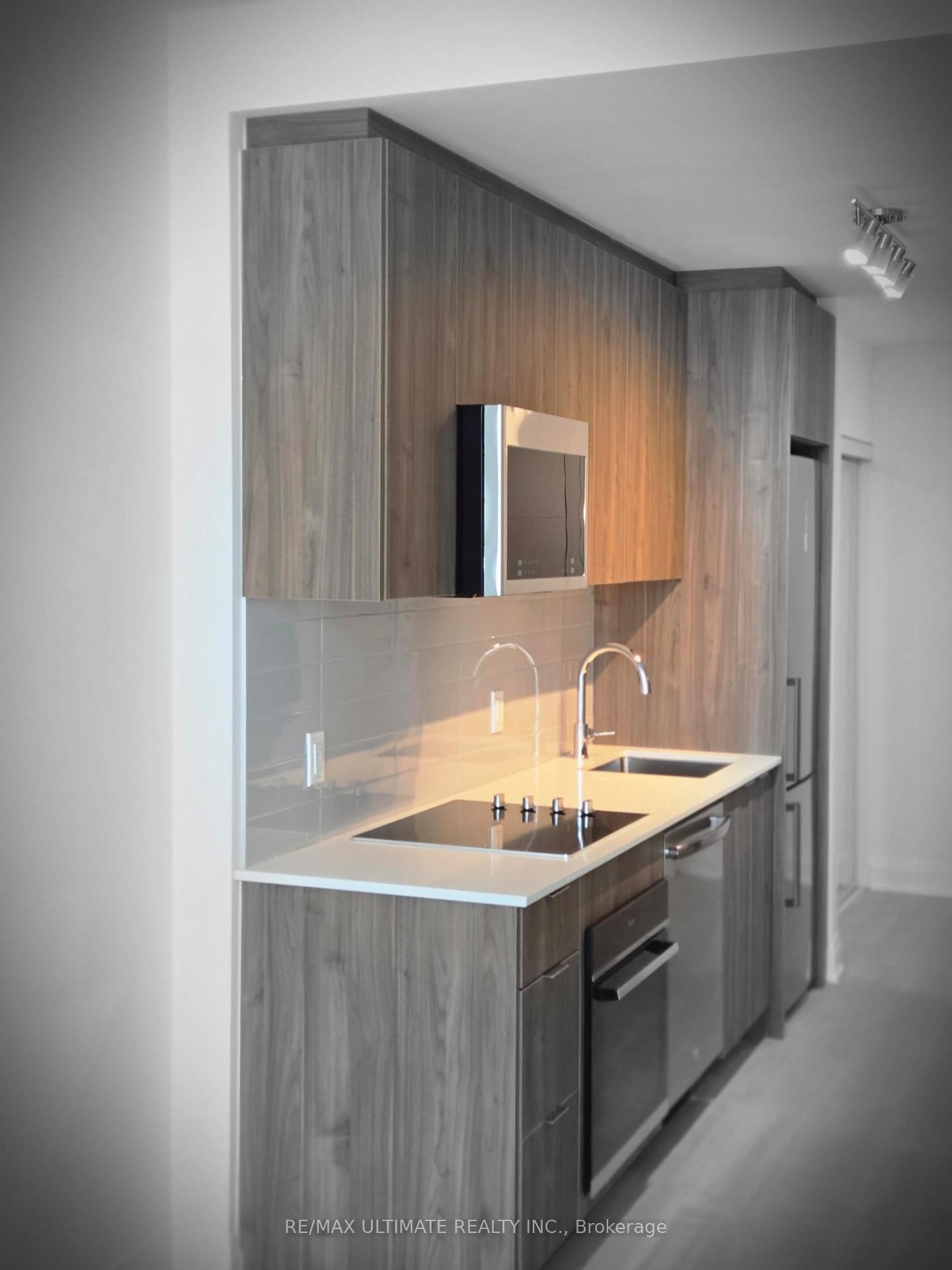 743 Warden Avenue, Unit 315 - Photo 6