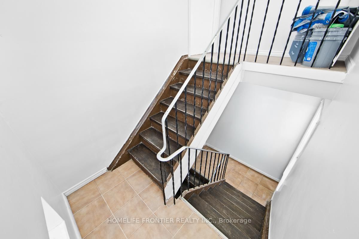 2953 Lawrence Avenue E - Photo 14