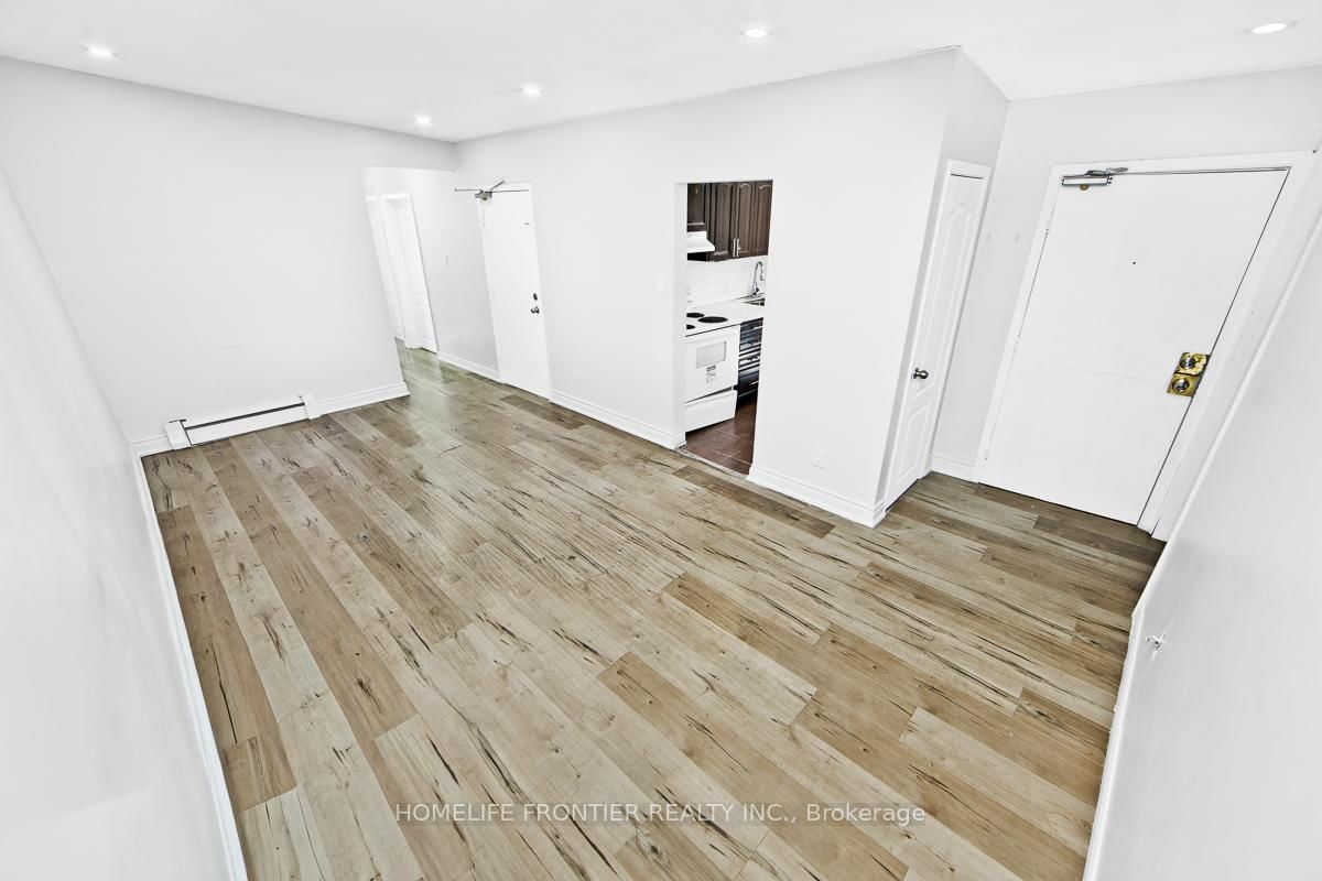 2953 Lawrence Avenue E - Photo 16
