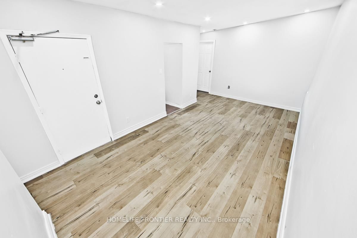 2953 Lawrence Avenue E - Photo 17