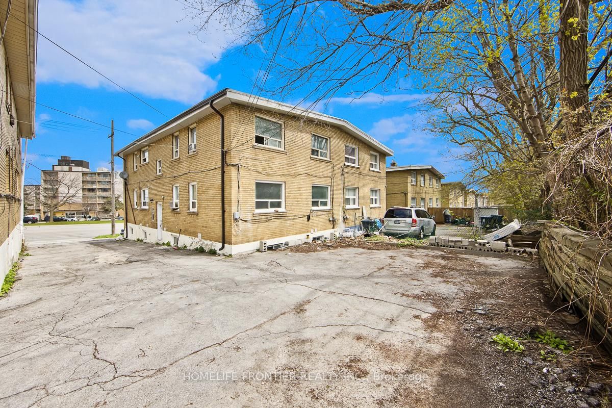 2953 Lawrence Avenue E - Photo 26