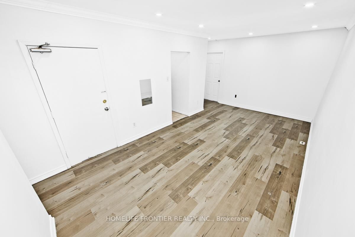 2953 Lawrence Avenue E - Photo 6