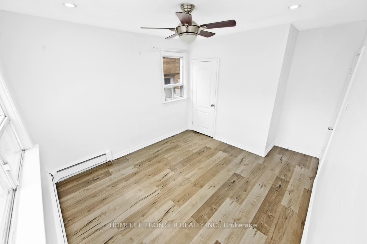 2953 Lawrence Avenue E - Photo 9