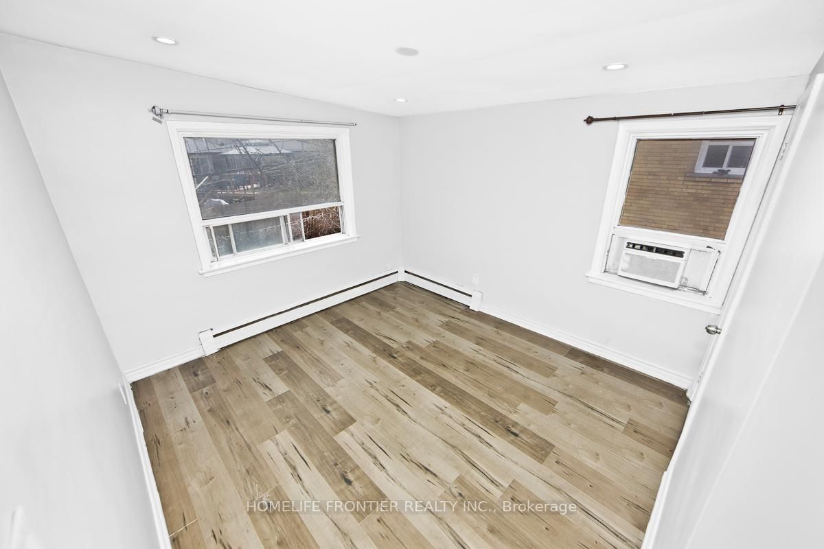 2953 Lawrence Avenue E, Unit upper - Photo 20