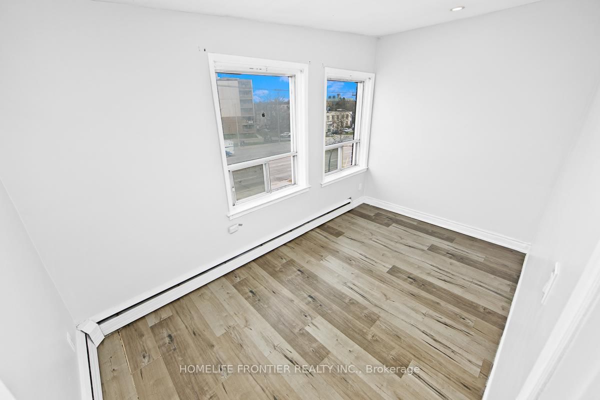 2953 Lawrence Avenue E, Unit upper - Photo 23