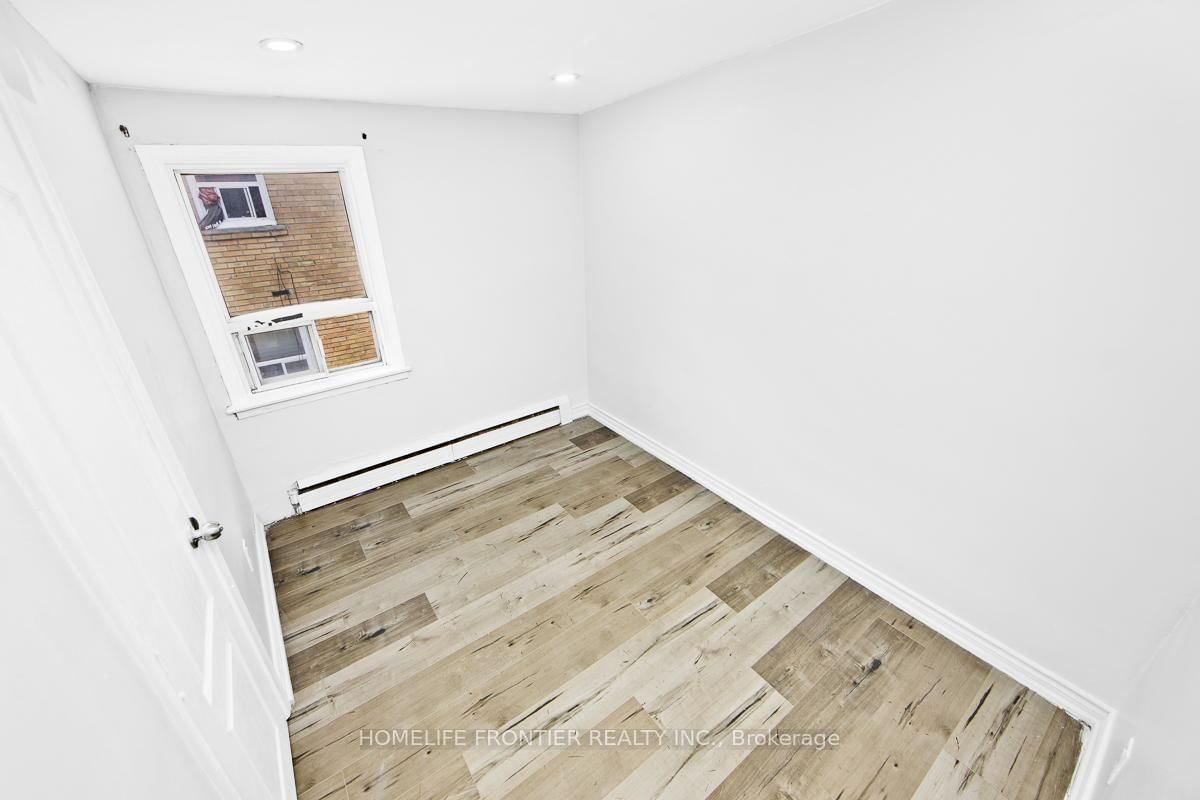 2953 Lawrence Avenue E, Unit upper - Photo 24