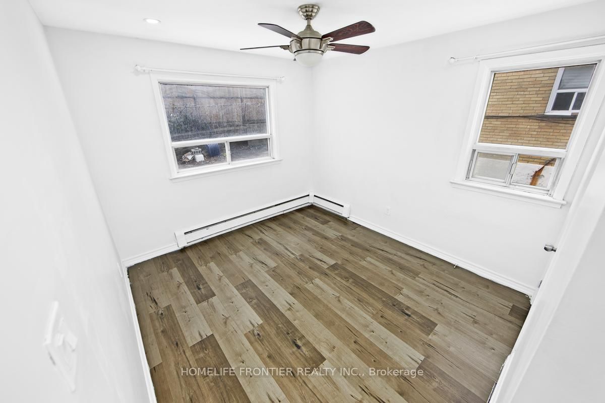 2953 Lawrence Avenue E, Unit upper - Photo 8