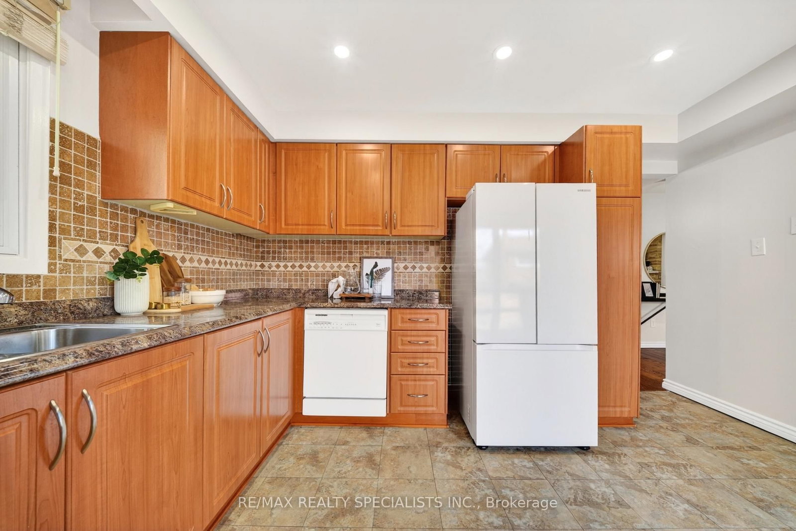 17 Payzac Avenue - Photo 12