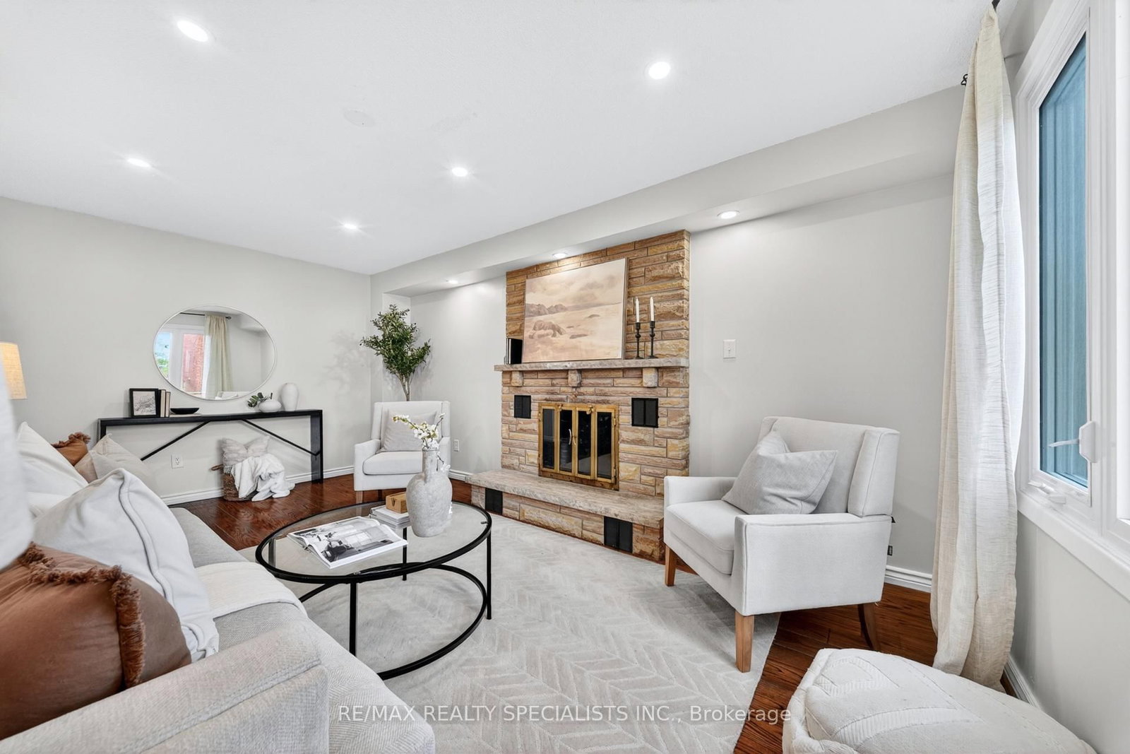 17 Payzac Avenue - Photo 15