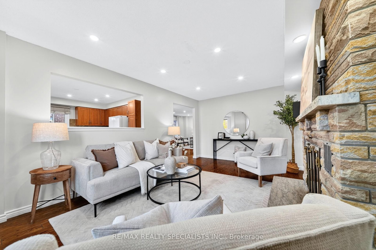 17 Payzac Avenue - Photo 16