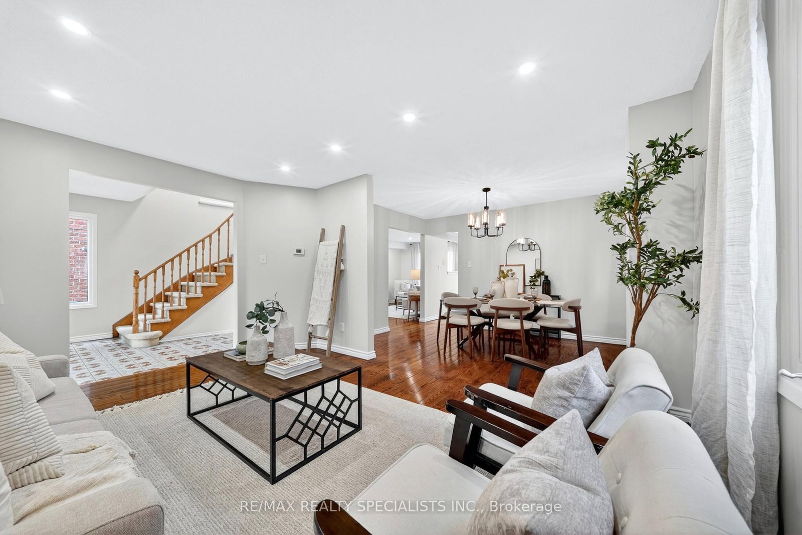 17 Payzac Avenue - Photo 8