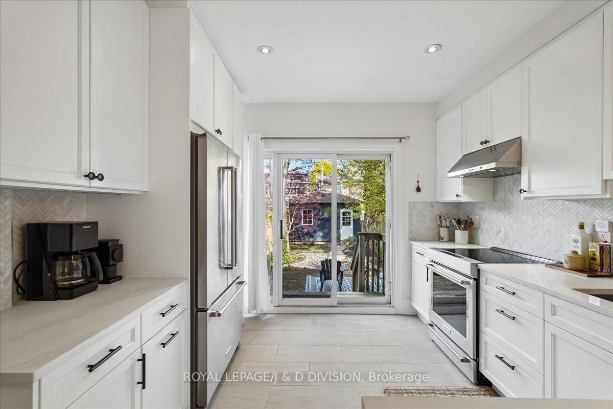 113 Langford Avenue - Photo 10
