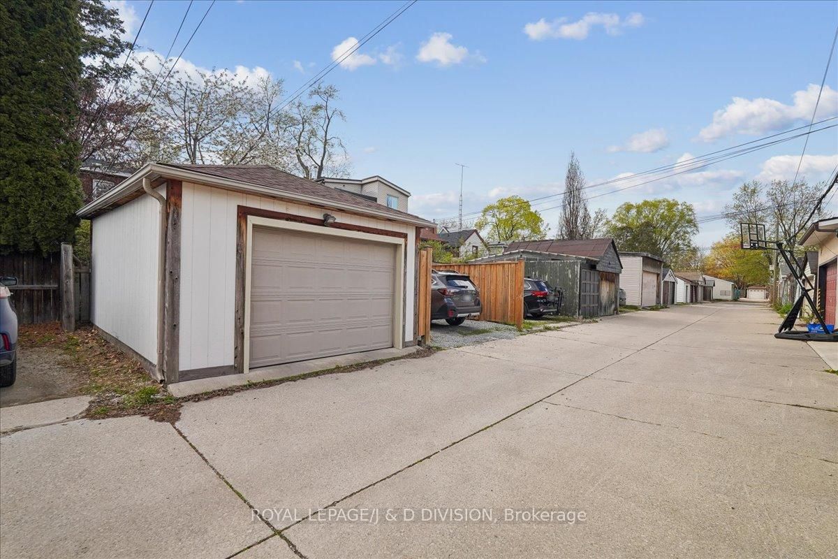 113 Langford Avenue - Photo 32