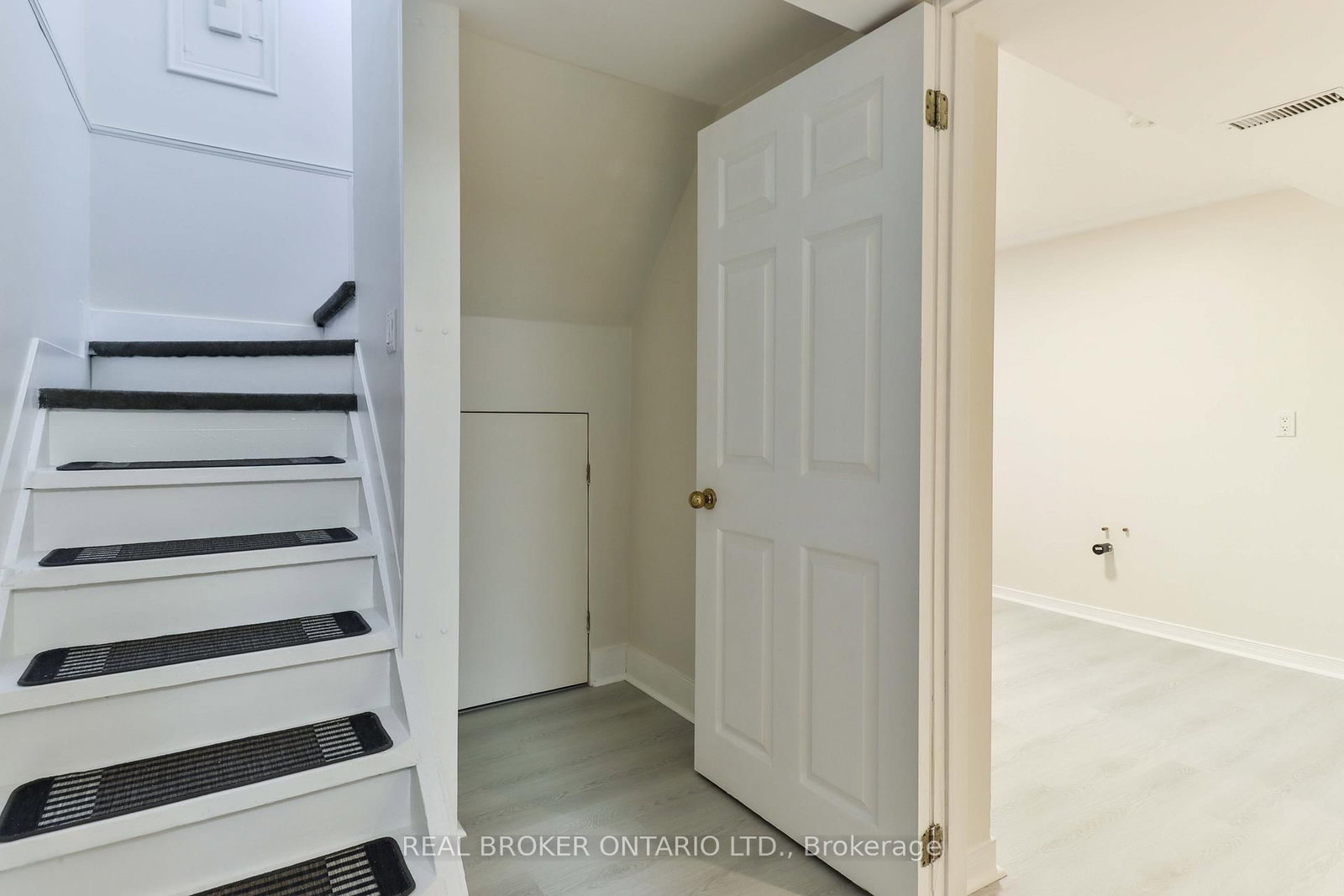 32 Christina Crescent - Photo 14