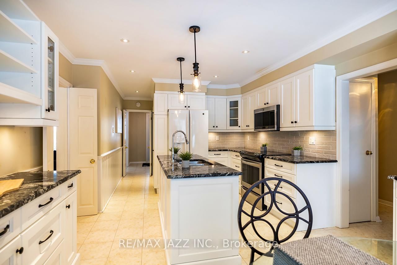 233 Wellington Street • Whitby, ON photo 16