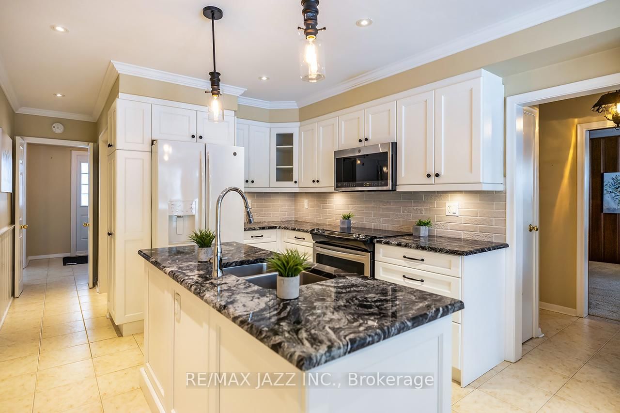 233 Wellington Street • Whitby, ON photo 17