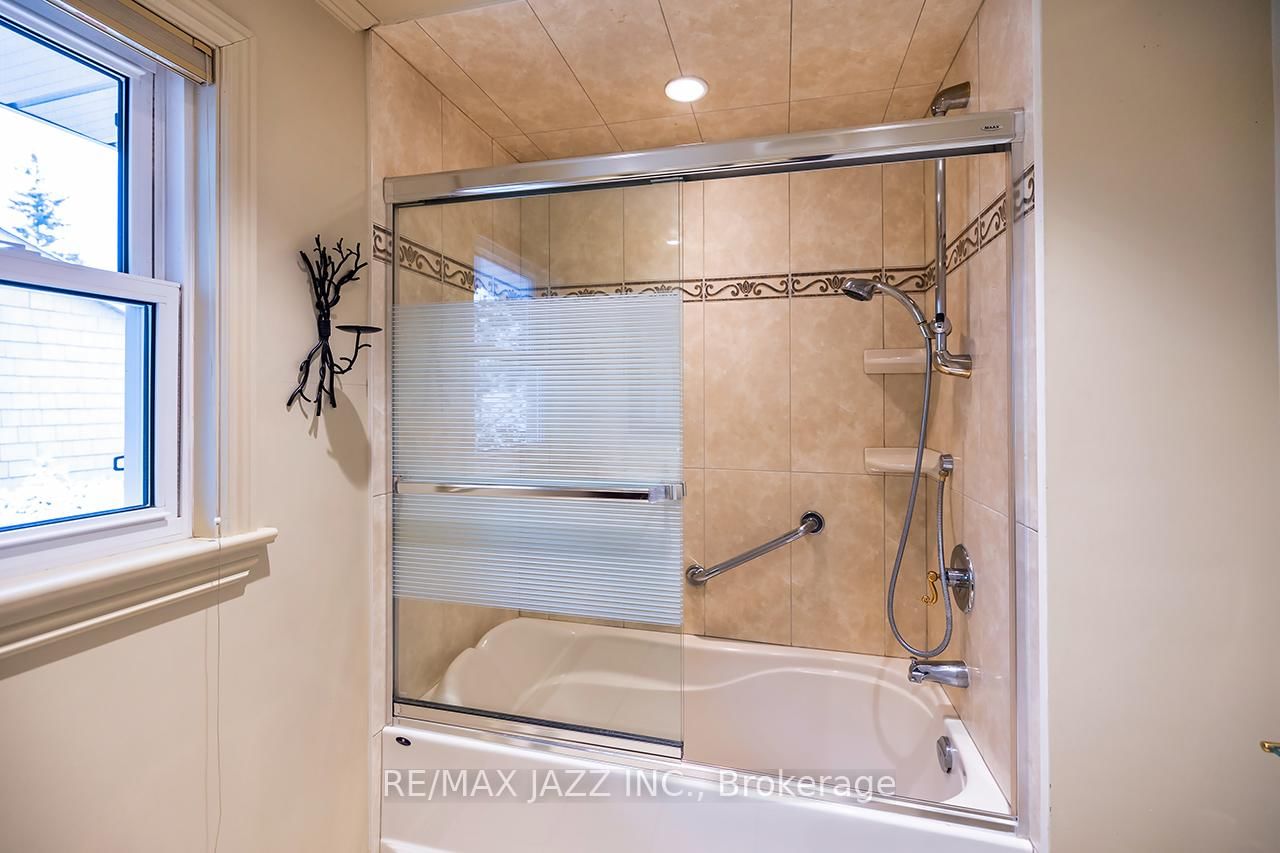 233 Wellington Street • Whitby, ON photo 29
