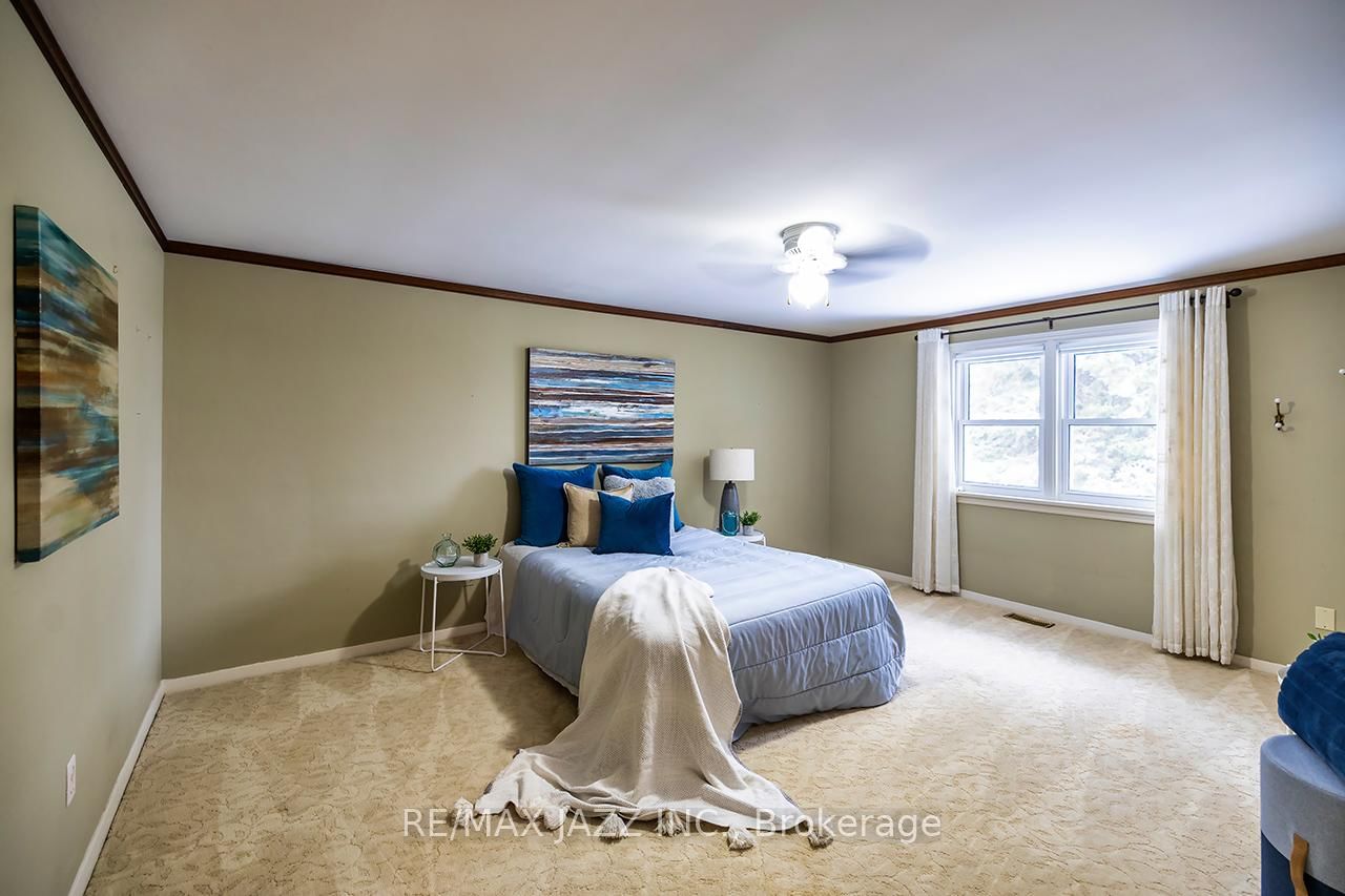 233 Wellington Street • Whitby, ON photo 30