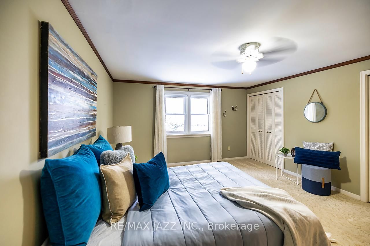 233 Wellington Street • Whitby, ON photo 31