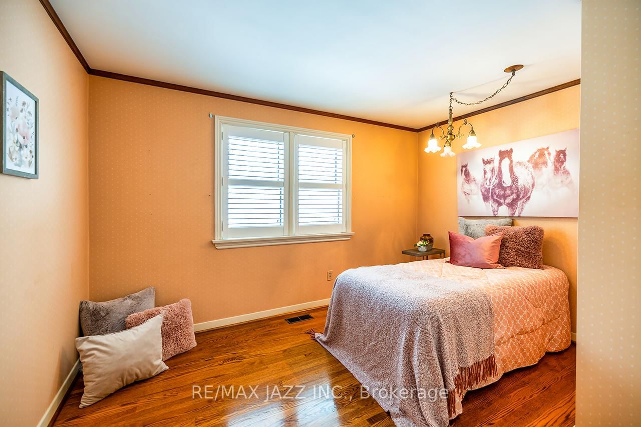233 Wellington Street • Whitby, ON photo 34