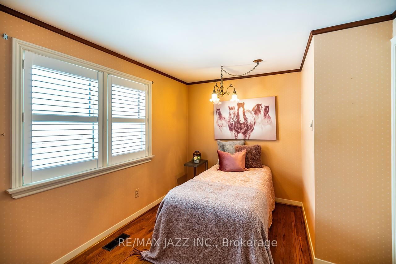 233 Wellington Street • Whitby, ON photo 35