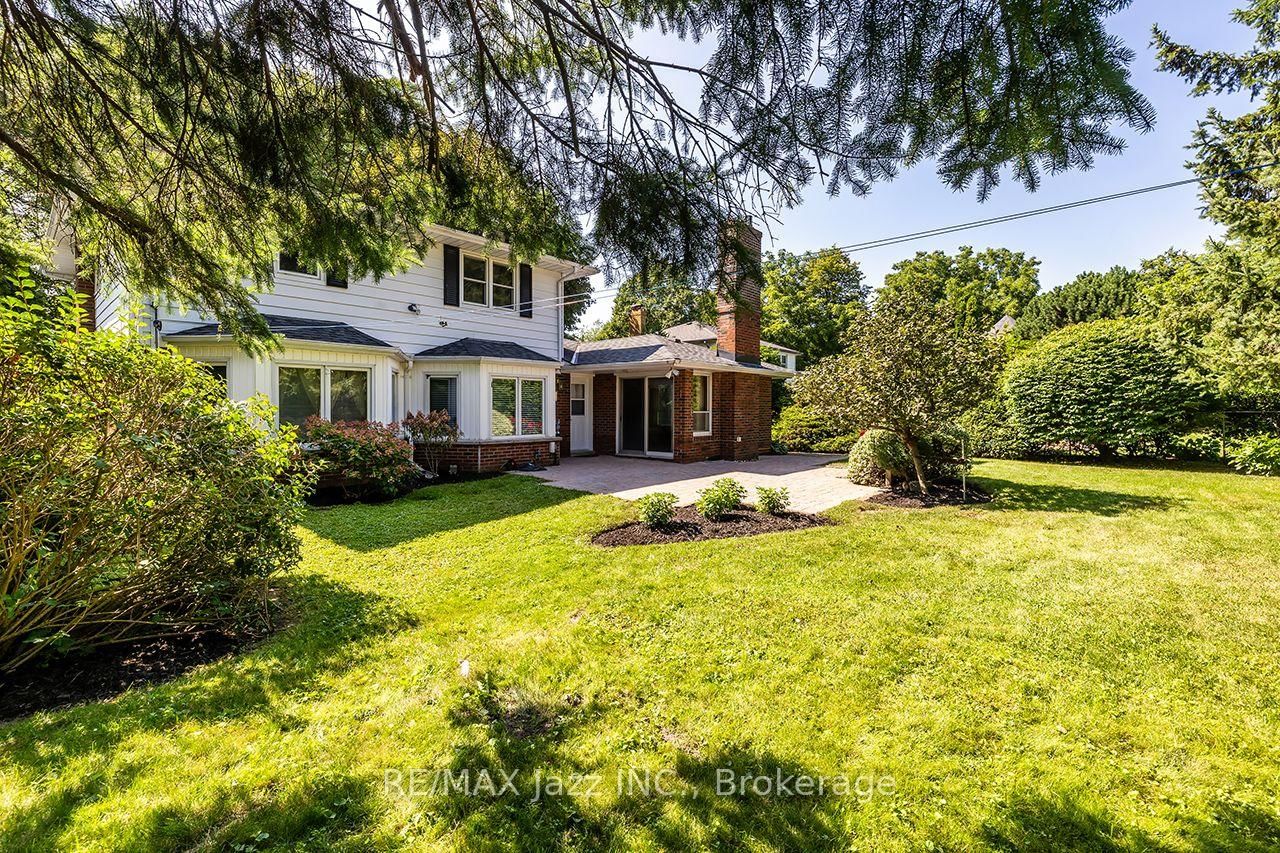 233 Wellington Street • Whitby, ON photo 36