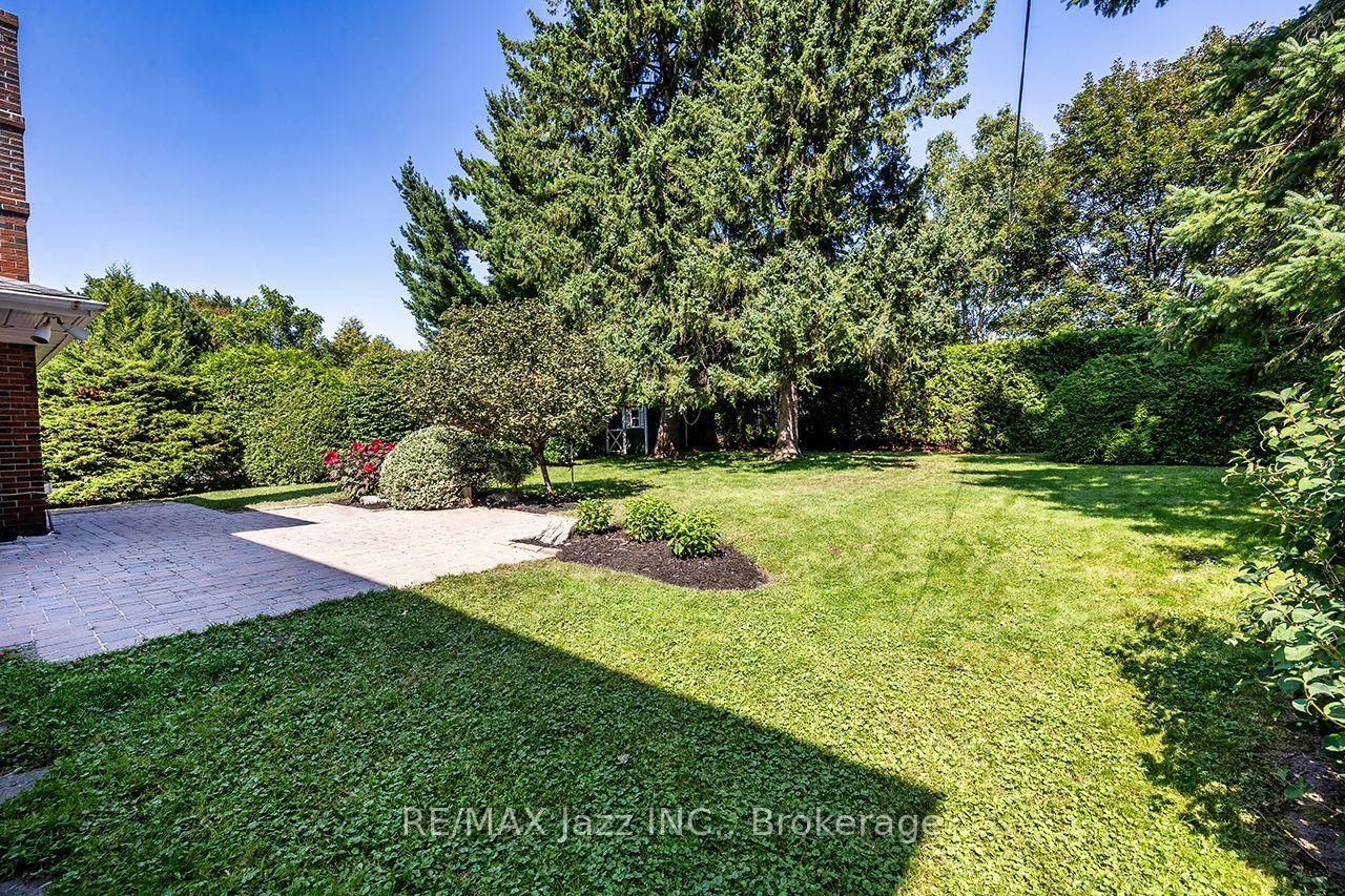 233 Wellington Street • Whitby, ON photo 38
