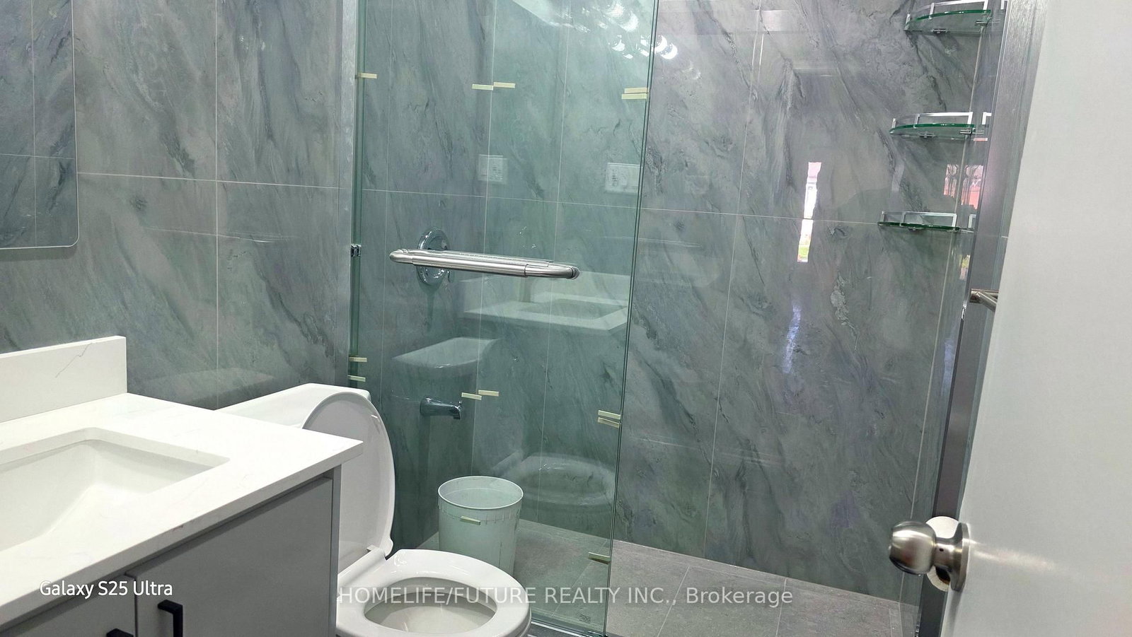 37 Miramar Crescent, Unit Upper - Photo 12