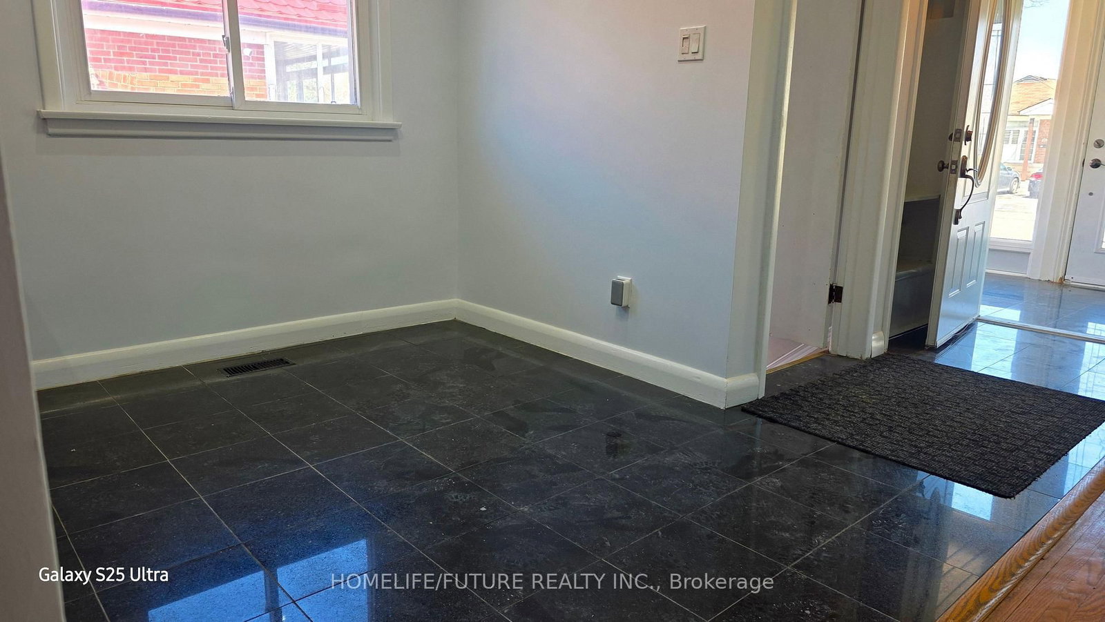 37 Miramar Crescent, Unit Upper - Photo 14