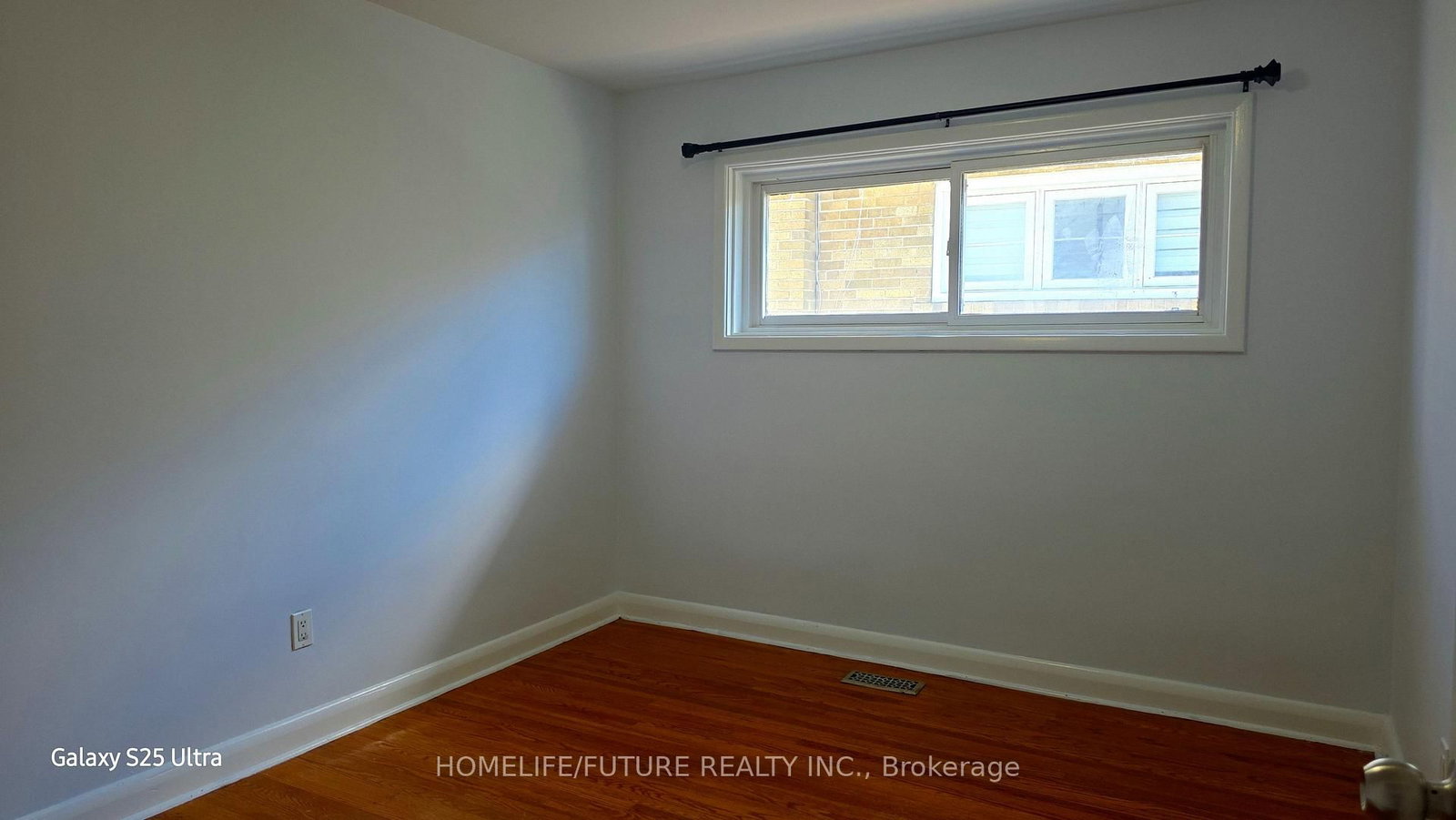 37 Miramar Crescent, Unit Upper - Photo 9