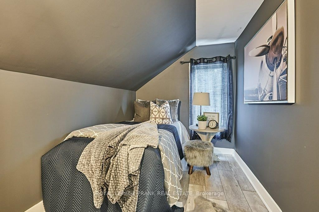 493 St. Lawrence Avenue - Photo 13