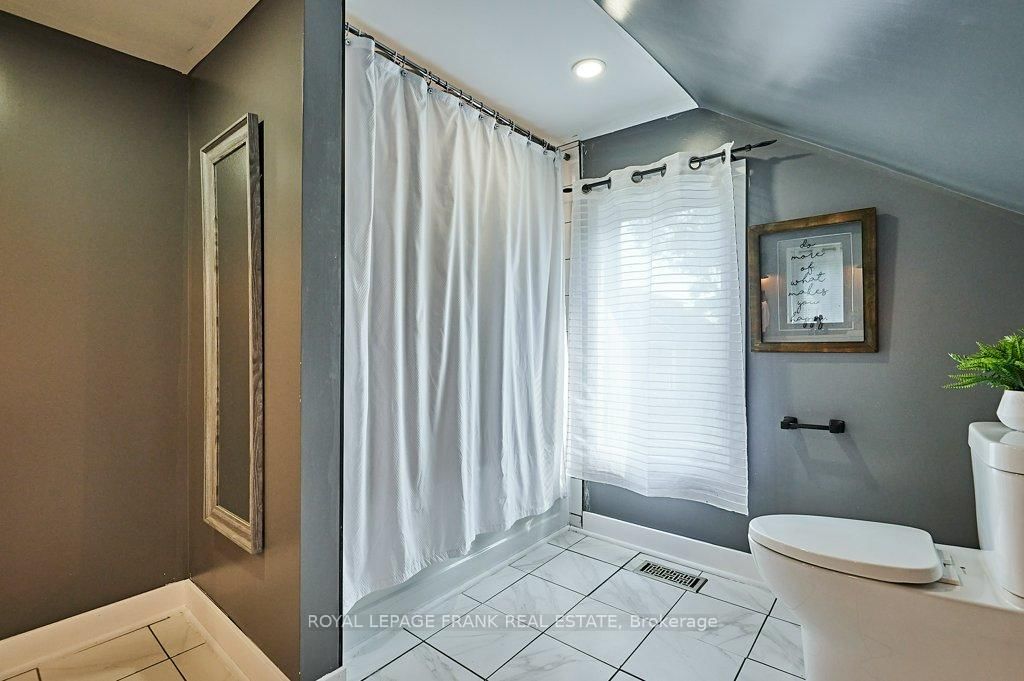 493 St. Lawrence Avenue - Photo 15