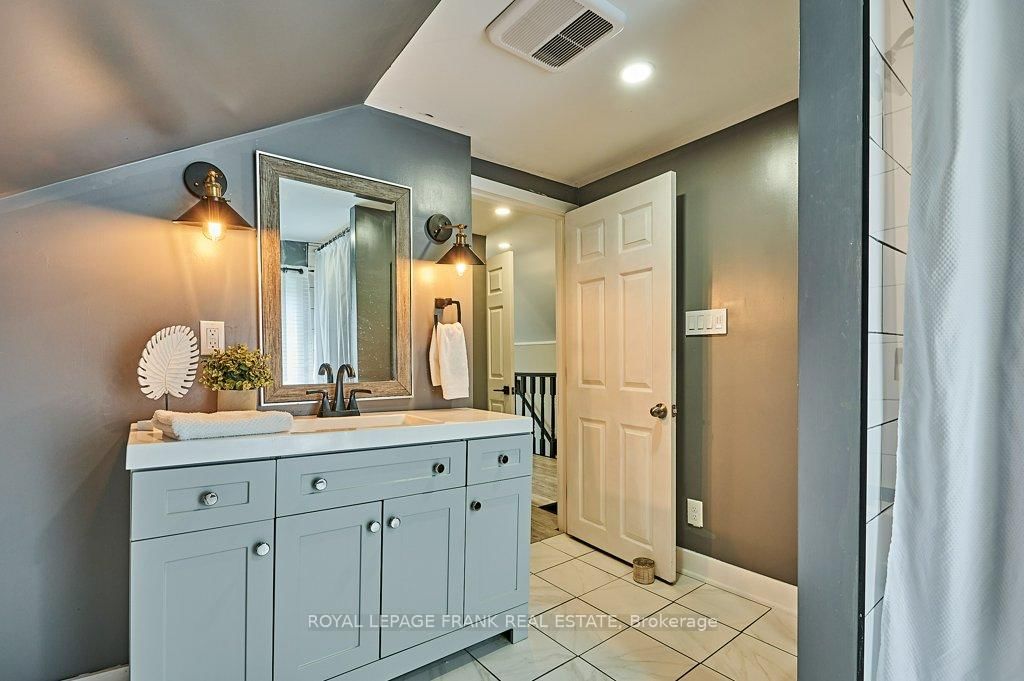 493 St. Lawrence Avenue - Photo 16
