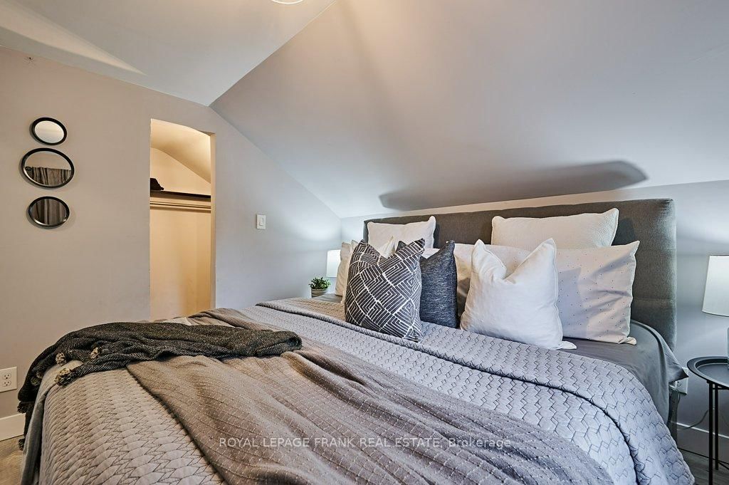 493 St. Lawrence Avenue - Photo 18