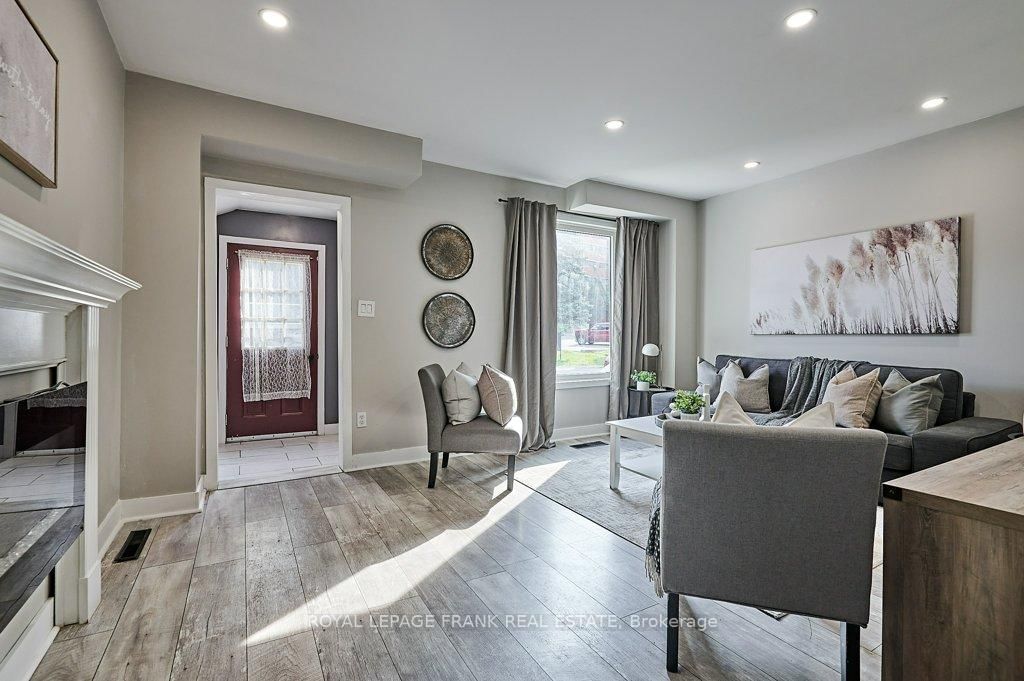 493 St. Lawrence Avenue - Photo 3