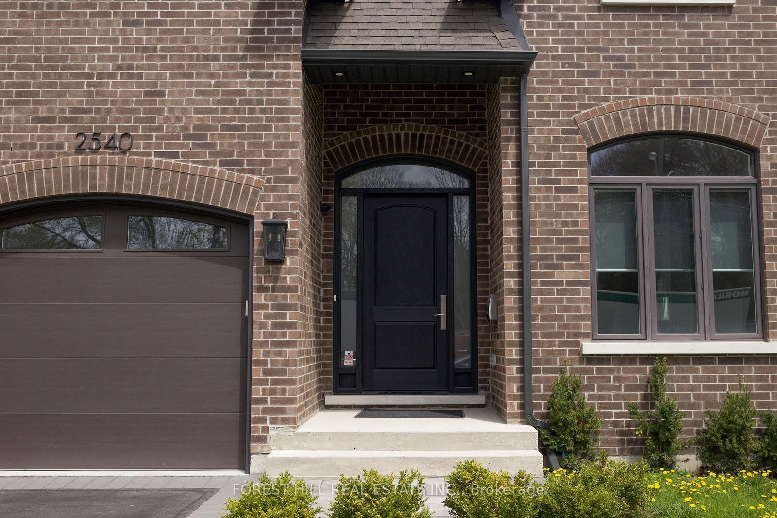 2540 St Clair Avenue E - Photo 2