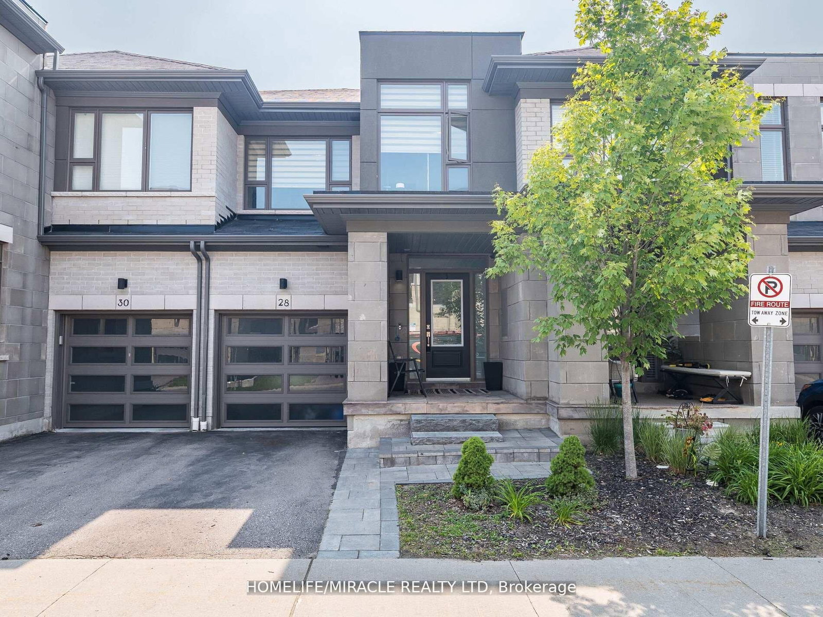 28 Donald Fleming Way, Unit 147 - Photo 2