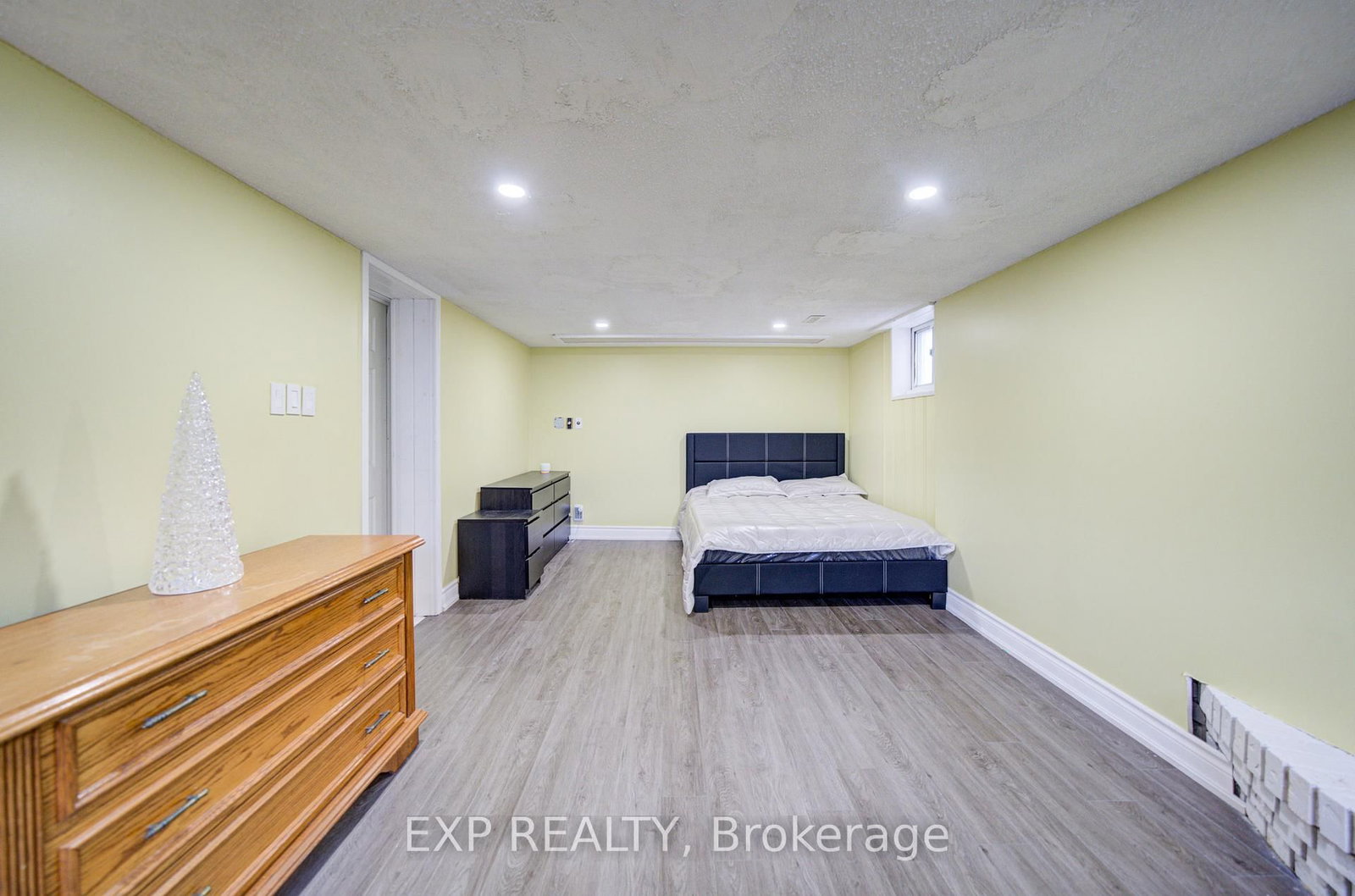 95 E Reidmount Avenue • Toronto, ON photo 16